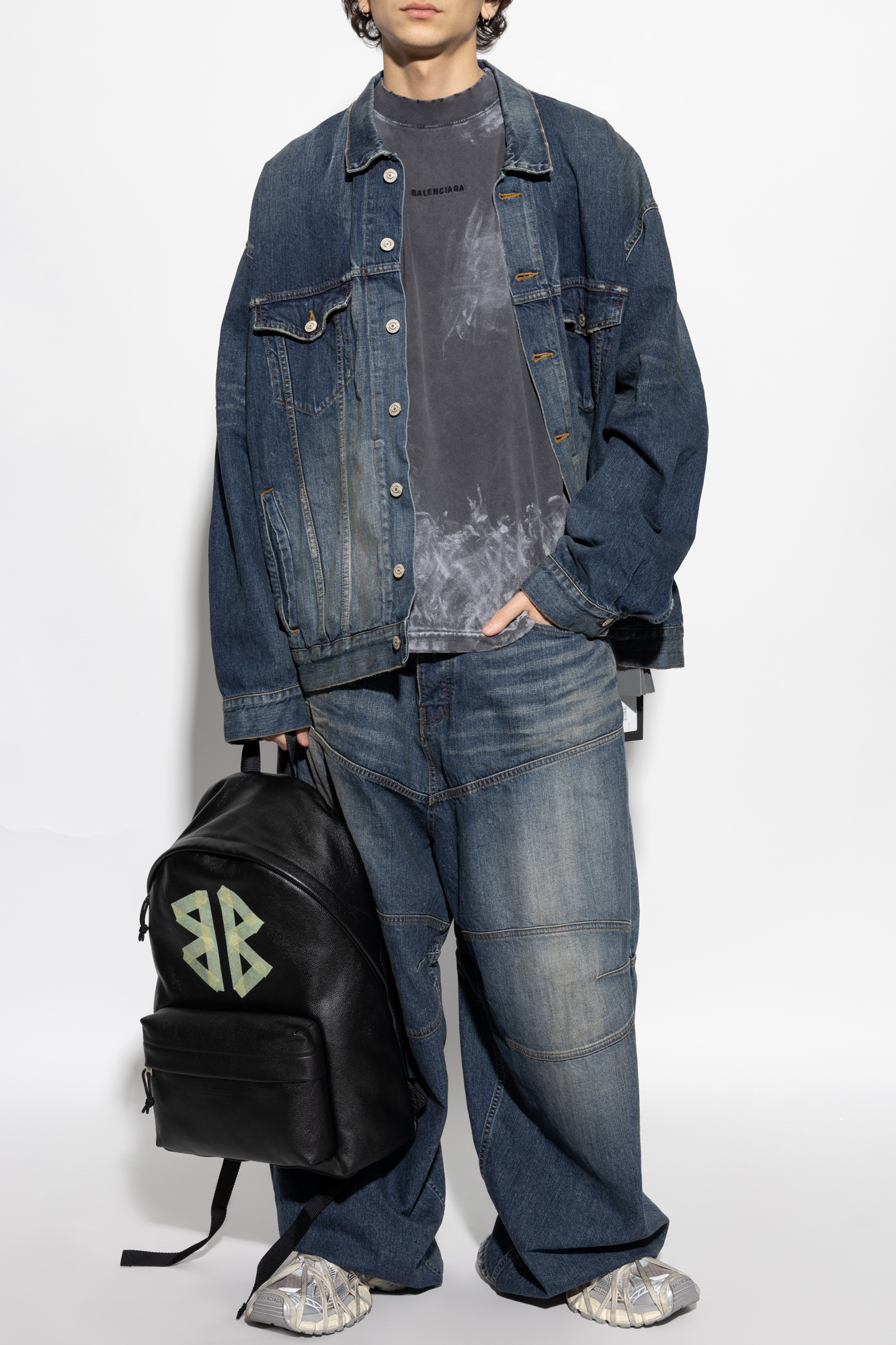 Grey T-shirt with logo Balenciaga - Vitkac Italy